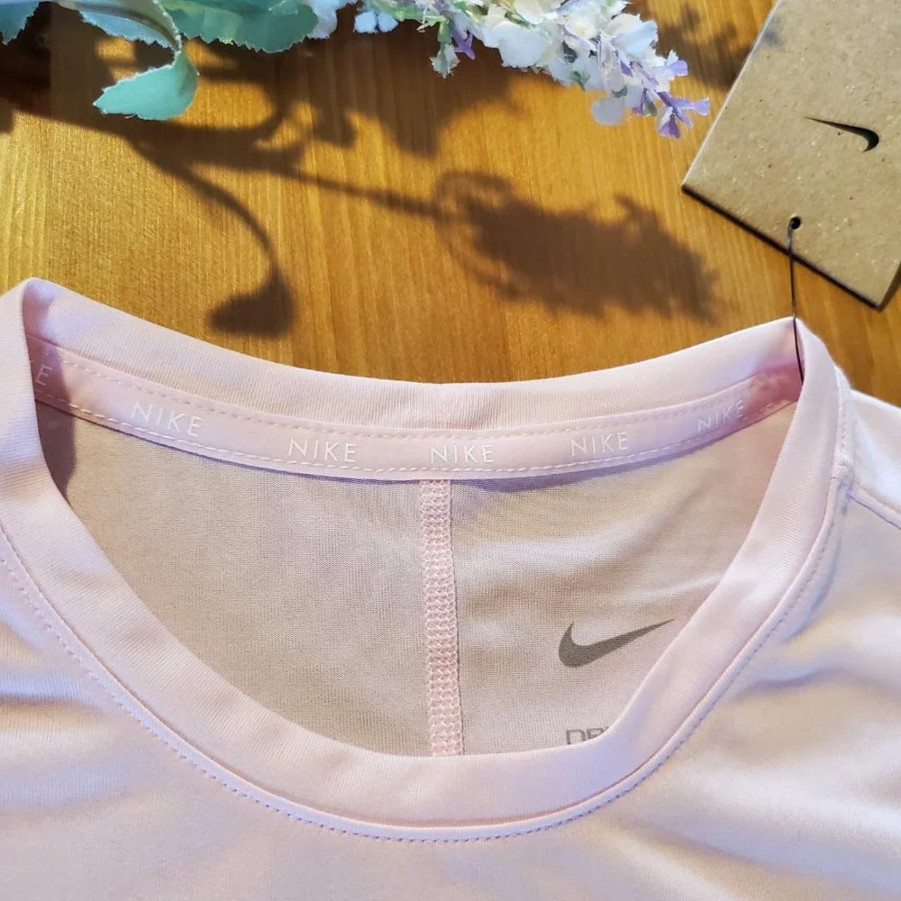 Nike Girls` Dri-FIT Shirt Short-Sleeve Top